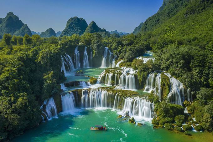 Ban Gioc Water Fall and Ba Be Lake Tour 3 Days