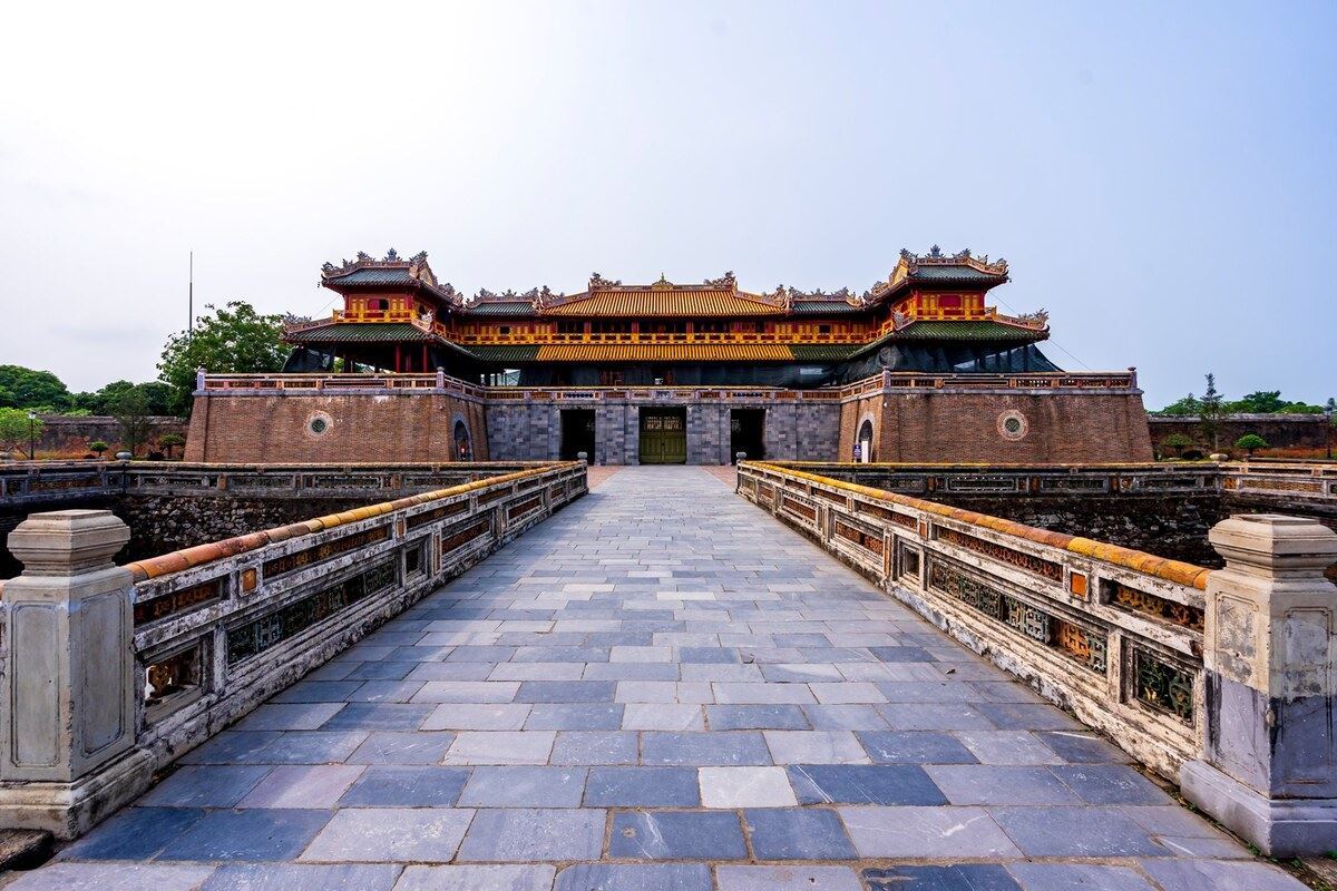 Hue - Legend of Old Royal City Tour 1 Day