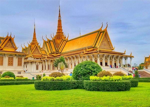 Along the Mekong Delta in Cambodia 8 Days